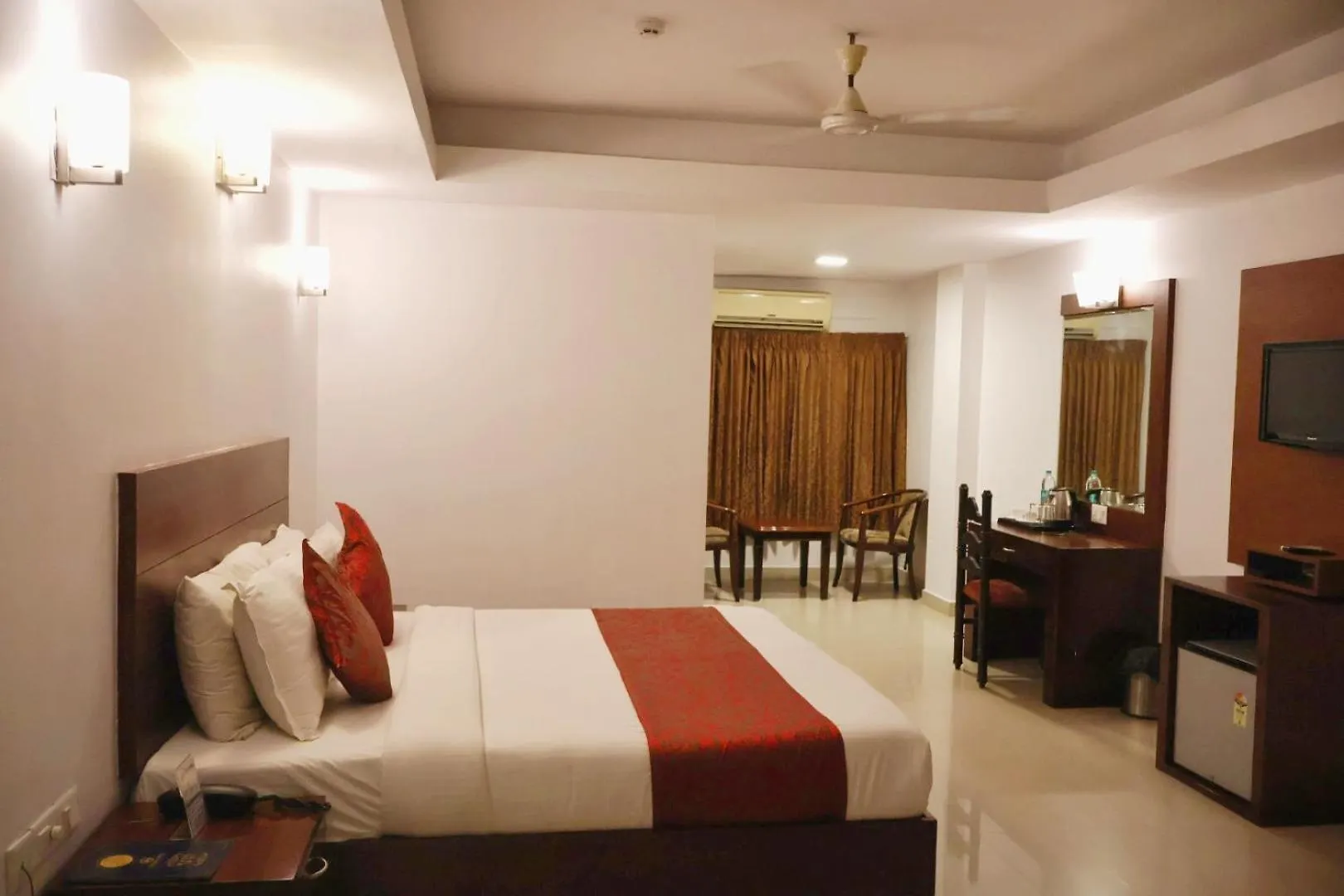 Central By D2V Thrissur 3*,